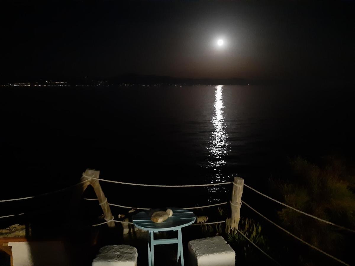 Dinas Inn Пісо-Ліваді Екстер'єр фото
